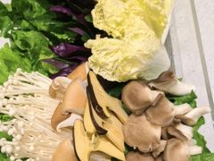 -红鼎豆捞·非遗鲍皇汤火锅(宝丰路店)