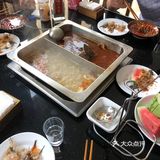 位置很好找，沿着上山路一直走，看到标志性的变形金刚就