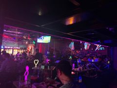 -UP嘻哈酒吧(粉巢店)