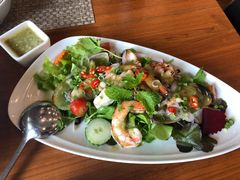 -Chom Cafe and Restaurant