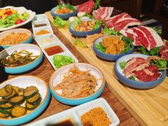 -明洞阿姨·韩式酱蟹烤肉·创意料理(三元桥店)