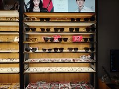 -优医视平价眼镜蔡司依视路折扣工厂店(德胜门店)