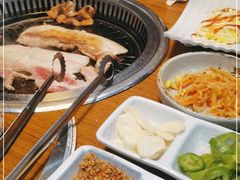 -豚豚猪村烤肉·韩国烤肉(总店)