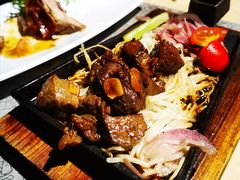 -穹六人间 people 6(岳阳路店)