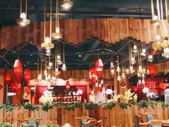 -老滇山寨•云南特色菜•地方菜•民族风情歌舞表演(金碧店)