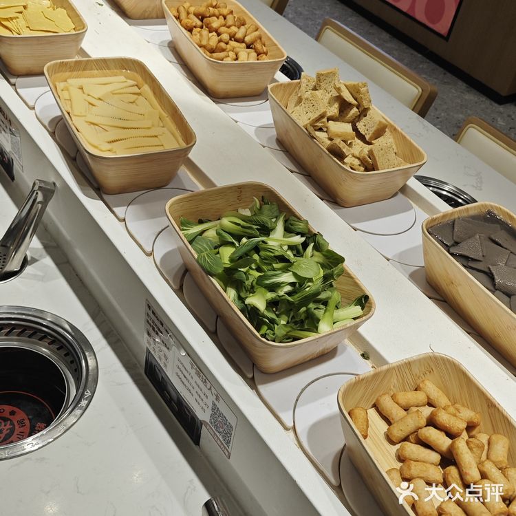 东区商业中心，超回本的旋转自助小火锅