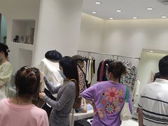 -曲江小商品批发市场(大世界国际广场店)