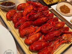 -肥肥虾庄·金牌油焖大虾(汉街SKP店)