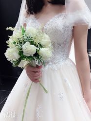 点击看大图 -GRACE KELLY婚纱与礼服(北京店)