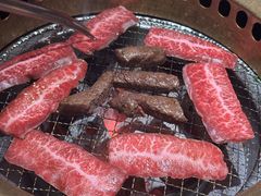-山川小町·极番烧肉(新地假日广场店)