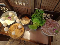 -佬土鹅肠火锅(解放路店)