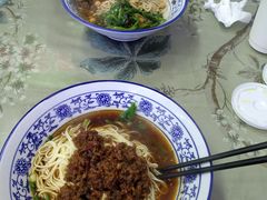 -渝之汇牛肉豌杂面