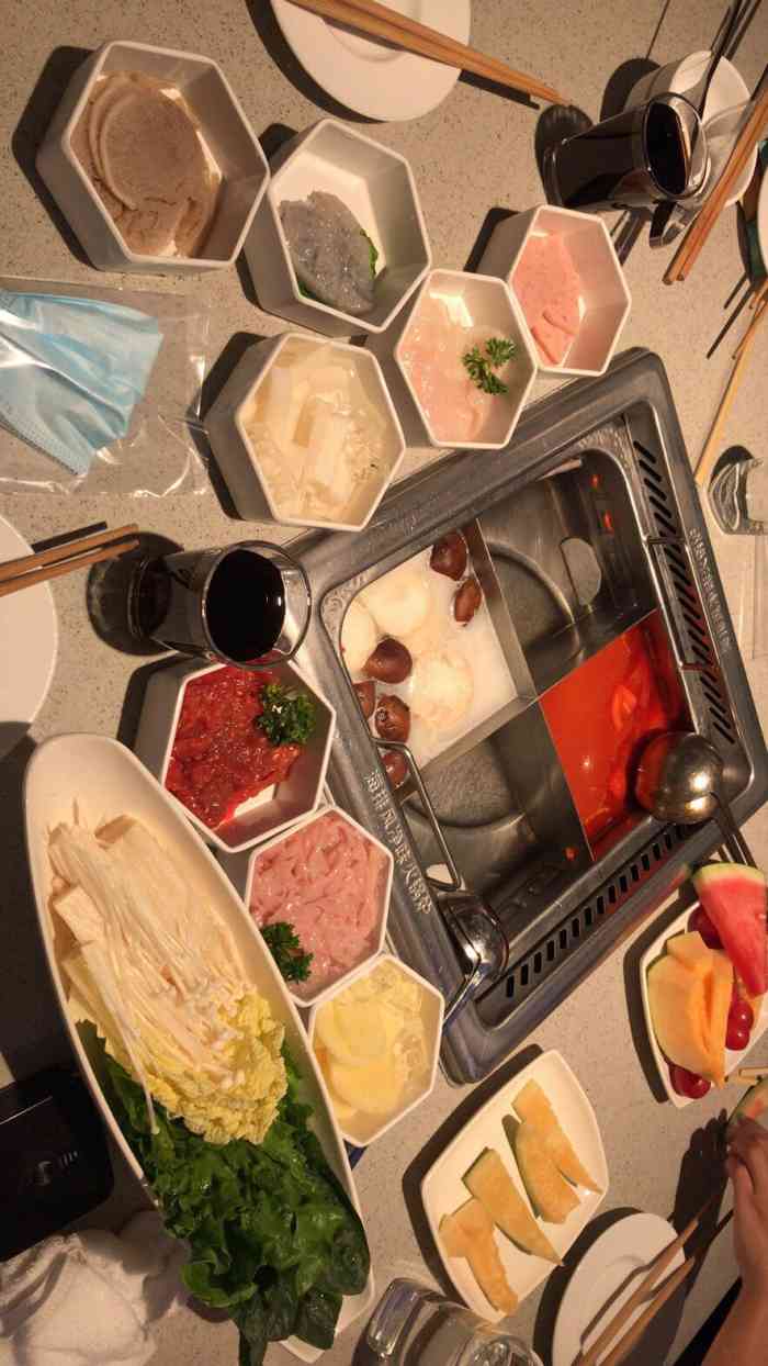 海底捞火锅(大良大信新都汇店)-"位置在大信新都汇五楼,我们五点左右