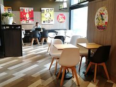 大堂-肯德基(湾畔店)