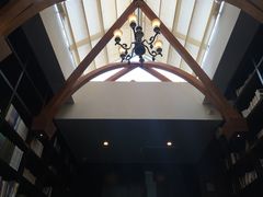 字字如玉-钟书阁(松江泰晤士小镇店)