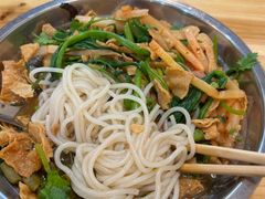 -柳州肥姨妈大骨螺蛳粉(东靖路店)