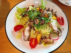 芒果烤鸡藜麦沙拉-MR.ROCKY洛奇先生RESTAURANT&BAR(宝安壹方城店)