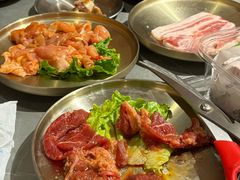-围炉肉舍•炭烤活鳗•丹东海鲜烤肉(步行街店)