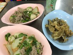 炸鱼皮-榮泰米粉湯(Left Shop)