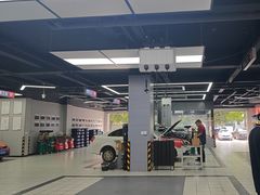 -哈贝卡汽车服务连锁(硕士路店)