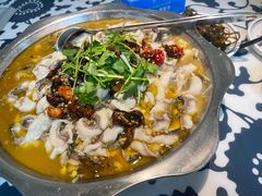 -何哥鲜鱼餐厅(龙湖花园店)