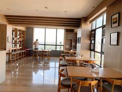 -西安大雁塔科技大学地铁站亚朵酒店