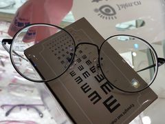 -杰伦眼镜·依视路·星趣控