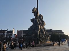 -巴陵广场