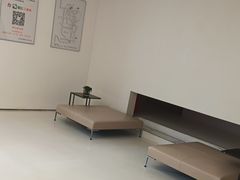 -卡罗酒店(东门晒布地铁站店)