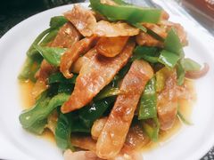 青椒炒香肠-国生茶庄·地道农家菜团建活动