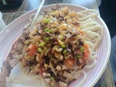 -歹歹的加个面过油肉拌面