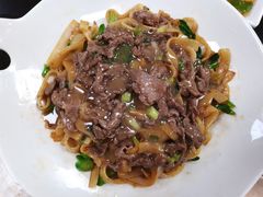 湿炒牛河-华威达牛庄(黄埔大道西店)