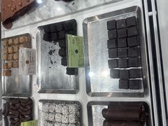 -VENCHI 闻绮(北京国贸商城店)