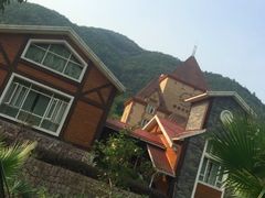 -梦娜斯庄园