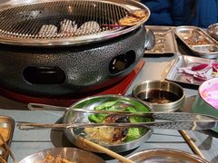 -围炉肉舍•炭烤活鳗•丹东海鲜烤肉(步行街店)