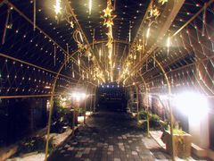 -冰冰龙虾·江湖菜·花园江景餐厅