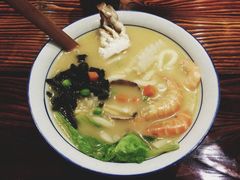 豚骨海鲜乌冬面-石屋料理(南京西路店)