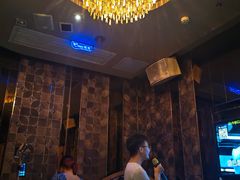 -K+全国连锁KTV(绿地缤纷天地店)