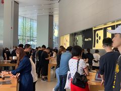 -Apple零售店(华贸购物中心店)