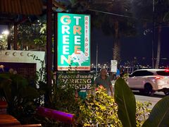 -Green Tree Rest. & Pub