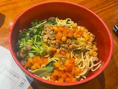 -爆炸头阿姨小四川正宗川味小吃(无任何分店)