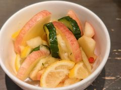 网红水果泡菜-西域盛宴烧烤新疆菜清真餐厅(古美店)