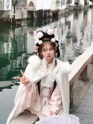 -一揽芳华汉服旗袍体验馆(拙政园店)