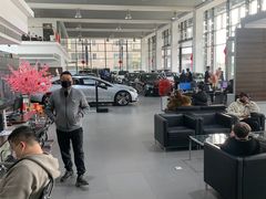 -上海星瀚奔驰4S店(红柳路店)