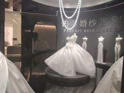 -喜爱高定婚纱摄影
