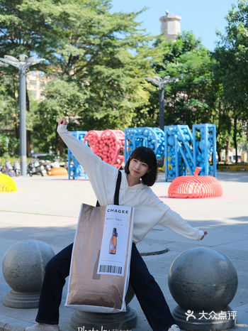 ⽆语了买奶茶送的东⽅冰茶显眼包太能装了吧