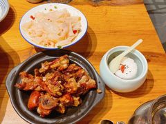 糕粑稀饭-野山舂·贵州现舂酸汤火锅(鸿通城店)