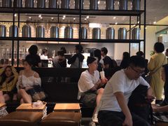 等位区-喜茶(深圳东门1234店)