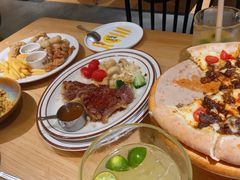 -菲滋意式餐厅(海宁银泰城店)