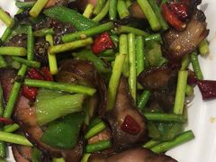 蒜苔炒腊肉-小四川菜馆(托乐嘉店)